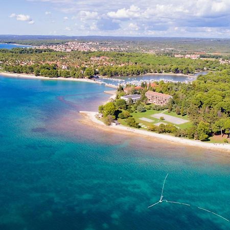 Villa Andrija Family Dream With Heated Pool At The Sea With Beautiful Garden, Outside Cinema And Kids Playground Фажана Экстерьер фото