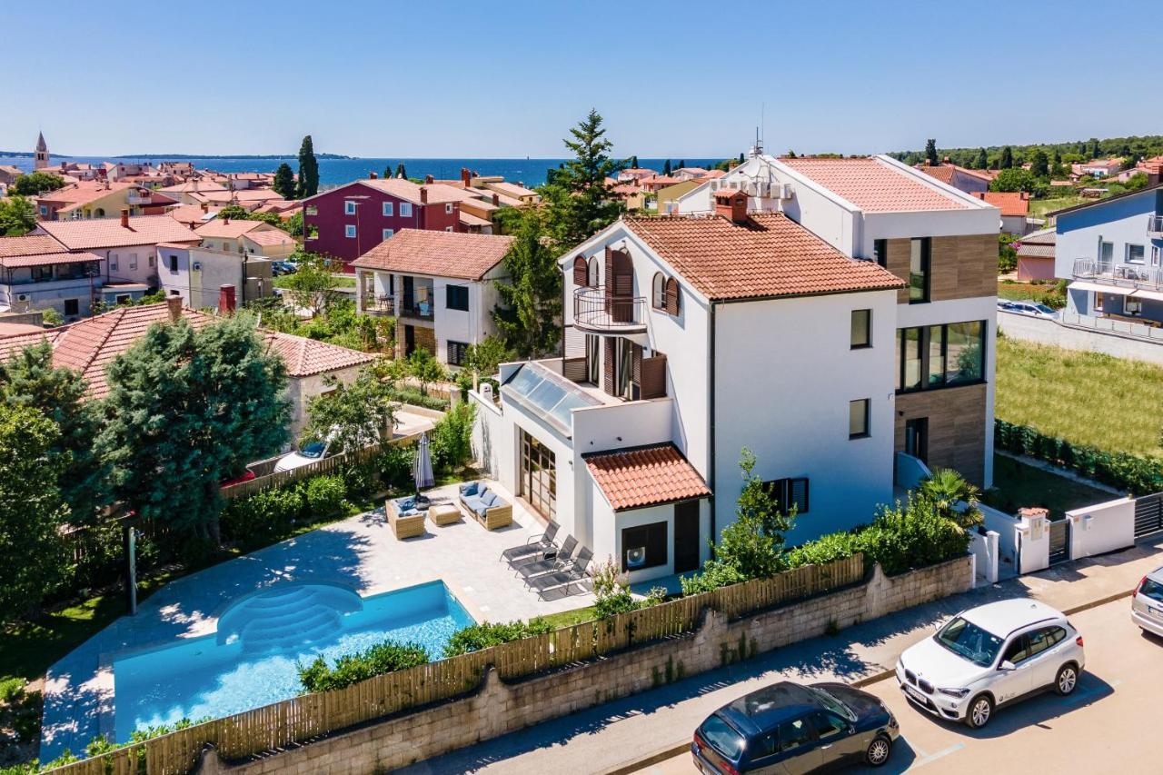 Villa Andrija Family Dream With Heated Pool At The Sea With Beautiful Garden, Outside Cinema And Kids Playground Фажана Экстерьер фото
